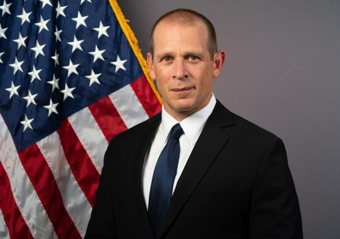 الخارجية الأمريكية: لا نهدف من...