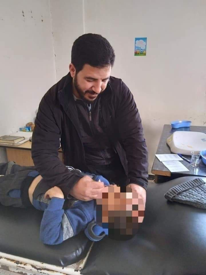 "قسد" تفرج عن طبيب الفقراء في...