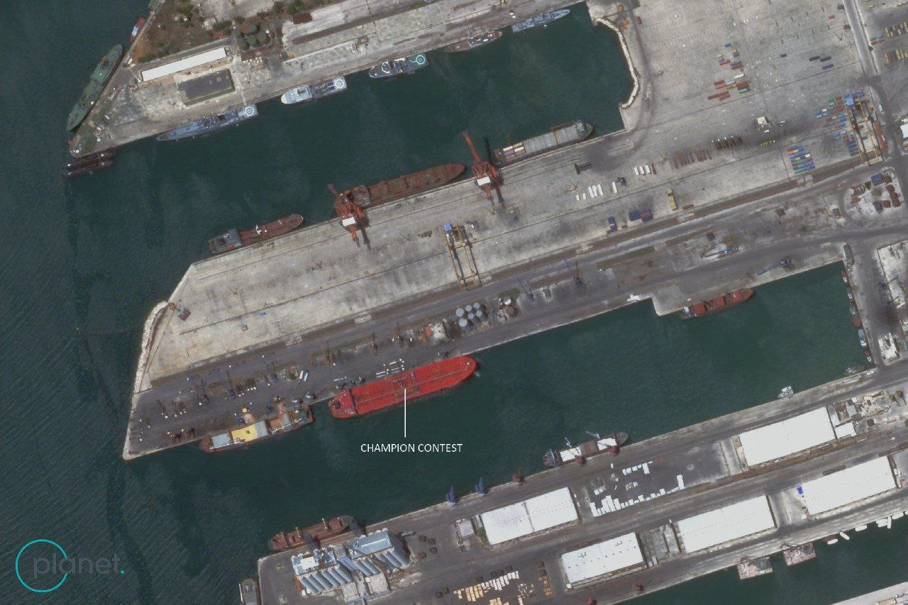 وصول ناقلة نرويجية إلى ميناء ط...