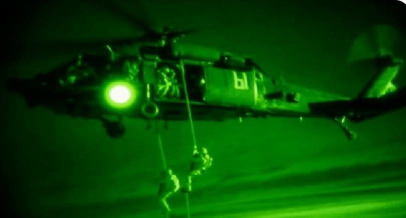 اعتقال شخص بعملية إنزال جوي في...