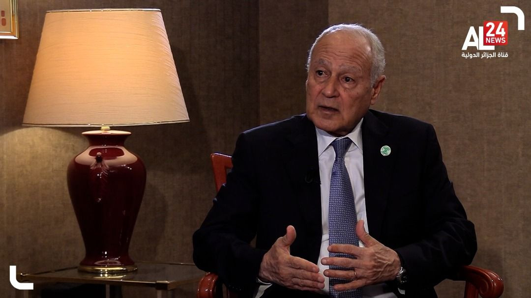 الأمين العام للجامعة العربية ي...