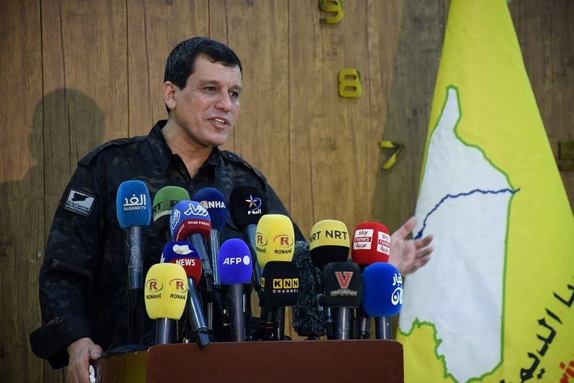 قائد "قسد" يتوعد بالتصدي لأي ه...