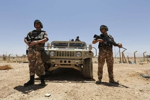 الأردن.. إحباط تهريب شحنة أسلح...