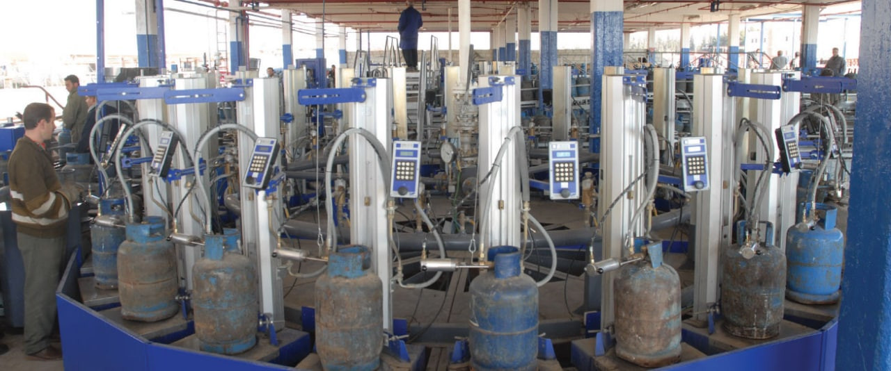 "وزارة النفط" تعجز عن تأمين عم...