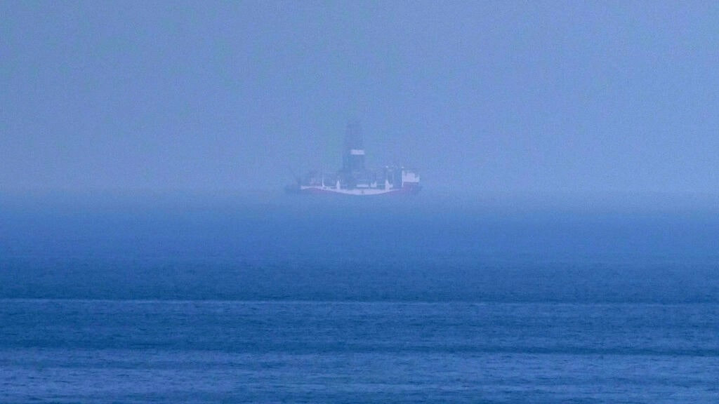 لبنان يسمح بمغادرة سفينة حبوب...