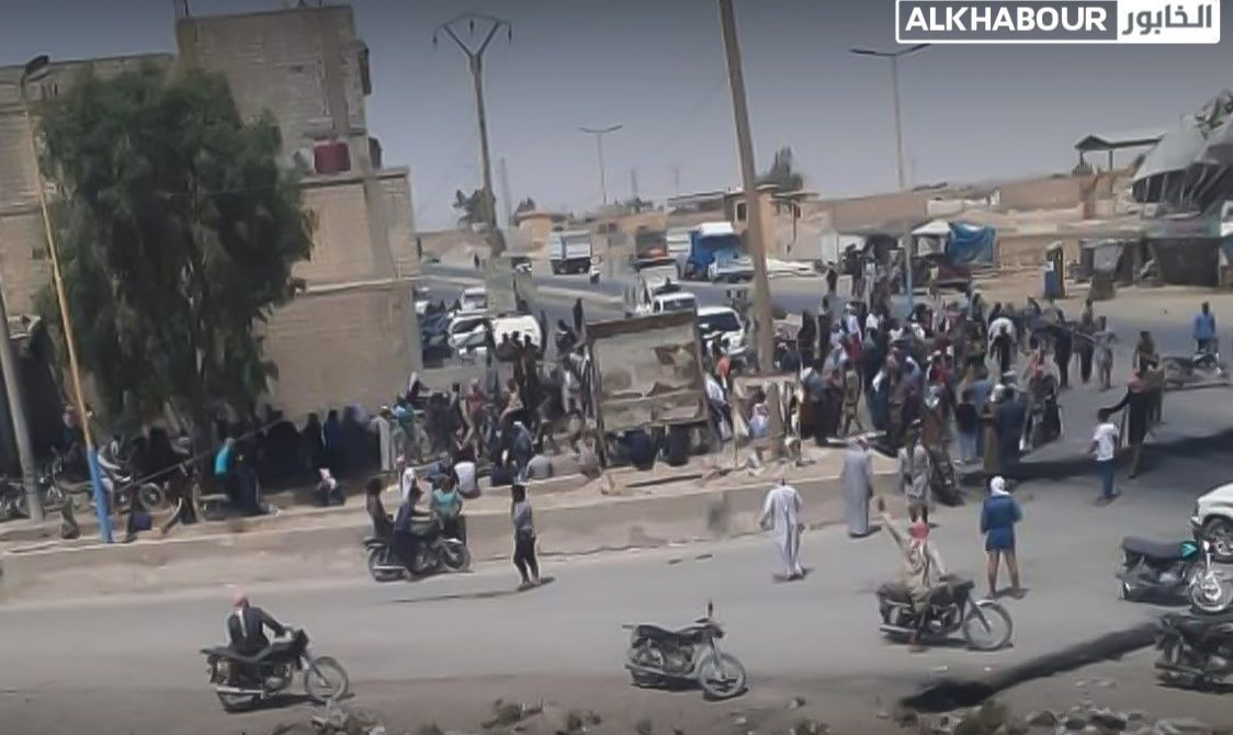 بعد اشتباكات لساعتين.. طرد "قس...