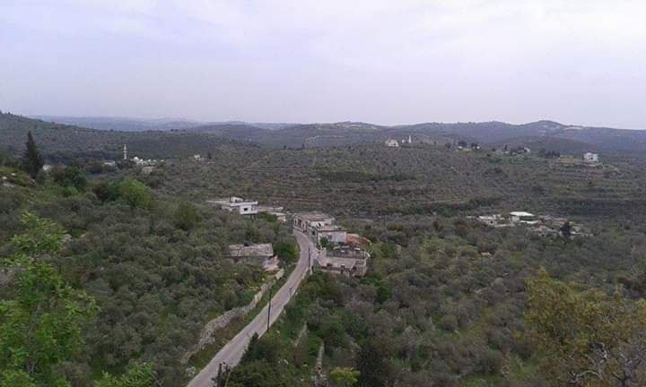 غياب شبكة الصرف الصحي يفاقم مع...