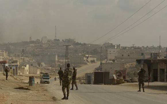 قتلى وجرحى باستهداف سيارة عسكر...