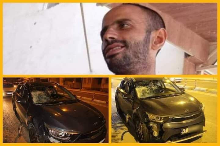 خلال عمله بجمع الكرتون.. سيارة...