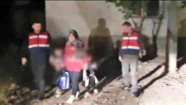 ترحيل أم سورية وصديقها بعد أن...