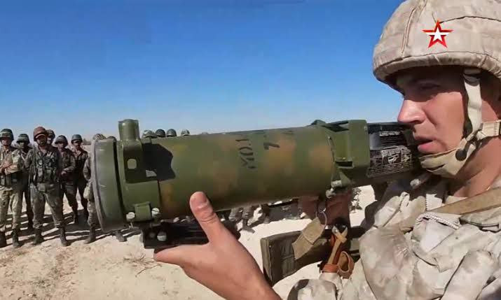 بإشراف روسيا.. قوات النظام تجر...