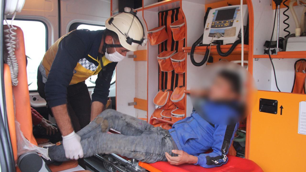 جرحى إثر حوادث سير في إدلب وحل...