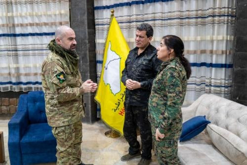 لأول مرة.. "طالباني" يلتقي "عب...