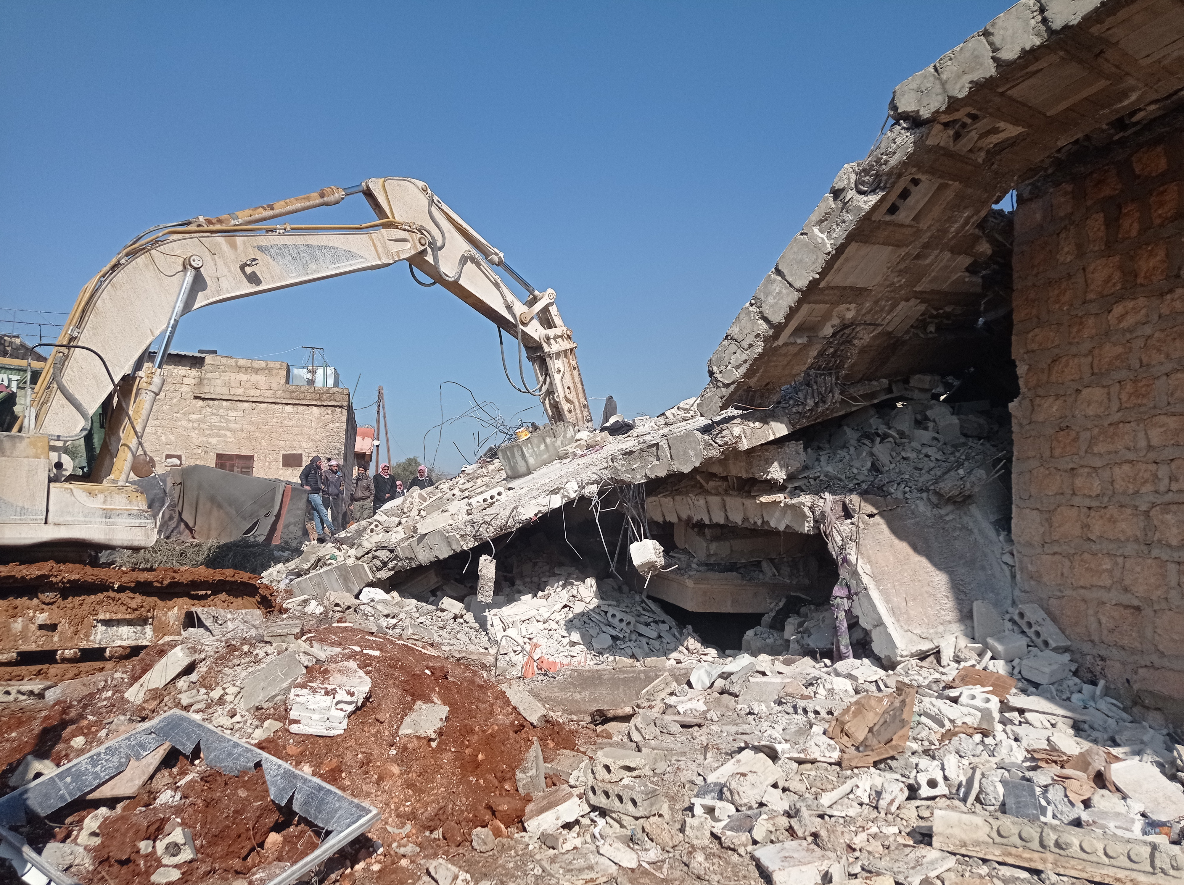 الدفاع المدني: لم تصلنا معدات...