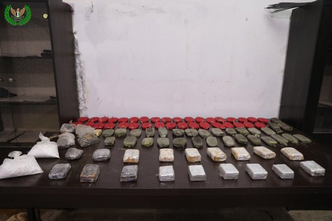 "جيش سوريا الحرة" يضبط شحنةمخـ...