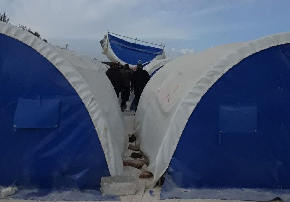 منظمة تحصي الأضرار في مخيمات ا...