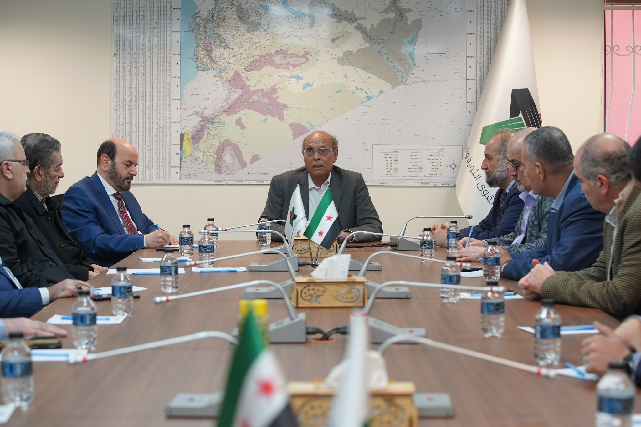 منصف المرزوقي يلتقي بـ"الائتلا...