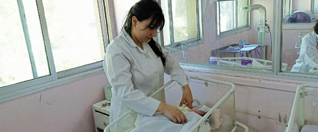 التدفئة السيئة أحد اﻷسباب.. وفاة 4 أطفال باﻻنفلونزا الموسمية في دمشق 