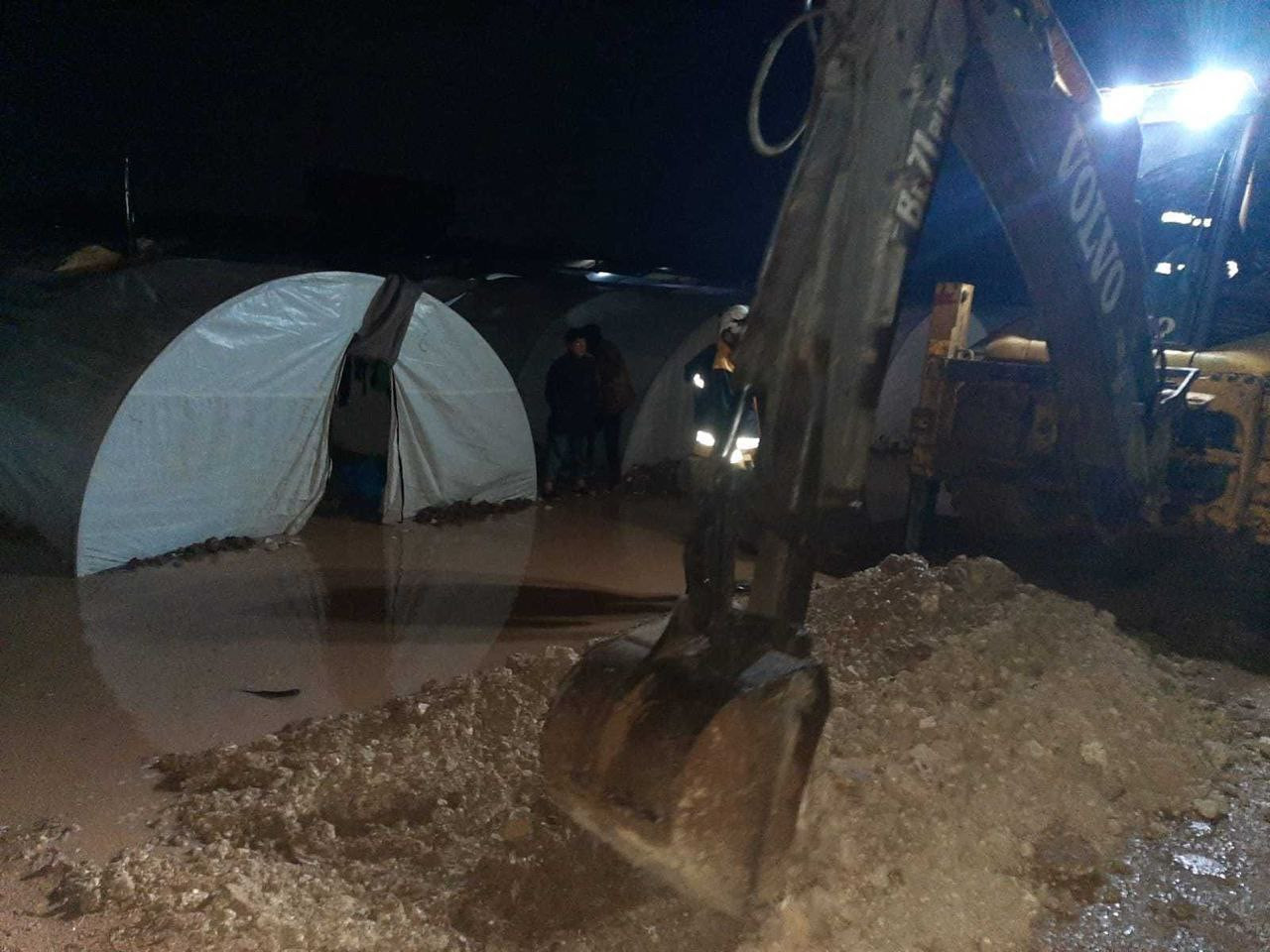 "الدفاع المدني" يُحذّر سكان ال...