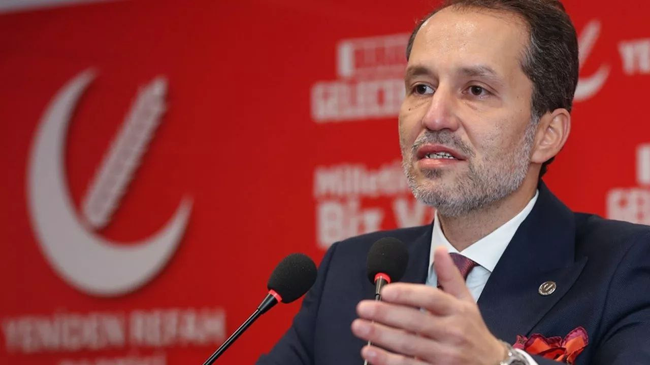 مسؤول تركي: إعادة السوريين إلى...