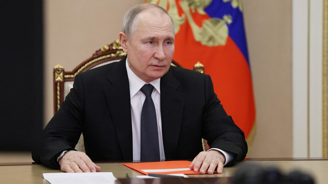 "بوتين" يصادق على اتفاقيات تسل...