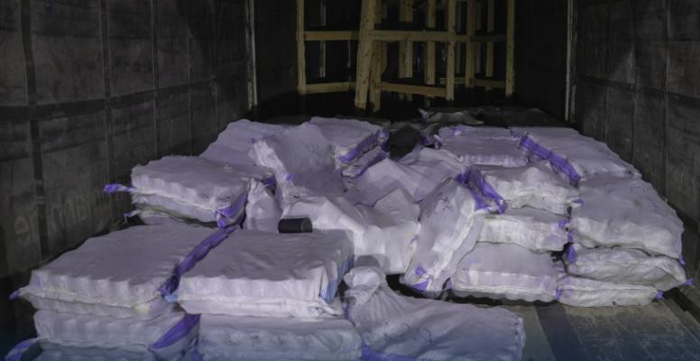 السعودية تحبط شحنة مخدرات قادم...