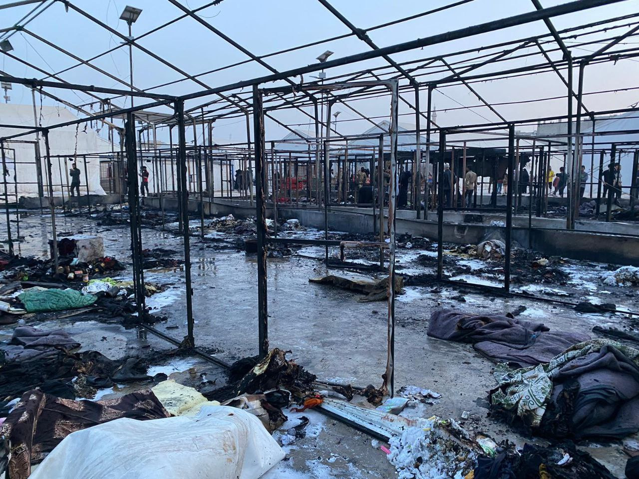 حريق يلتهم سبع خيام في مخيم با...