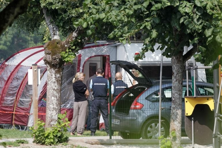 سوري يطعـ.ن أطفالا في فرنسا وم...