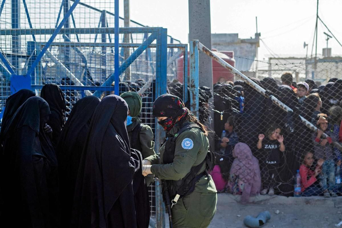 الإدارة الذاتية تعتزم محاكمة ع...