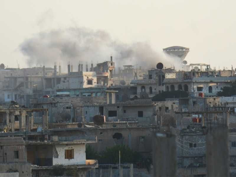 النظام ينفذ غارات وهمية في درع...