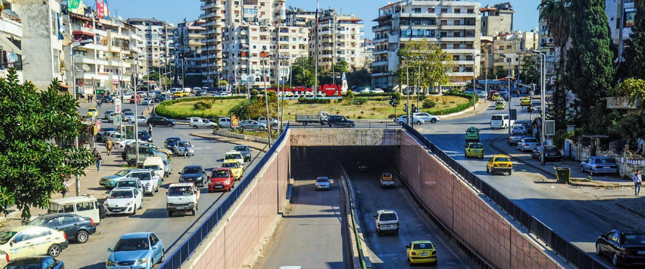 استقالة المئات من القطاع العام...