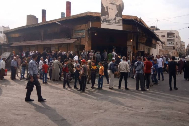 خبير إداري موالٍ: السوريون أصب...