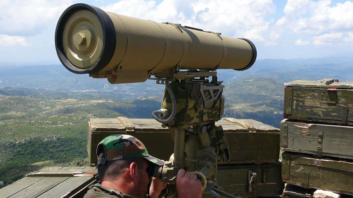 النظام يستهدف سيارة مدنية غربي...