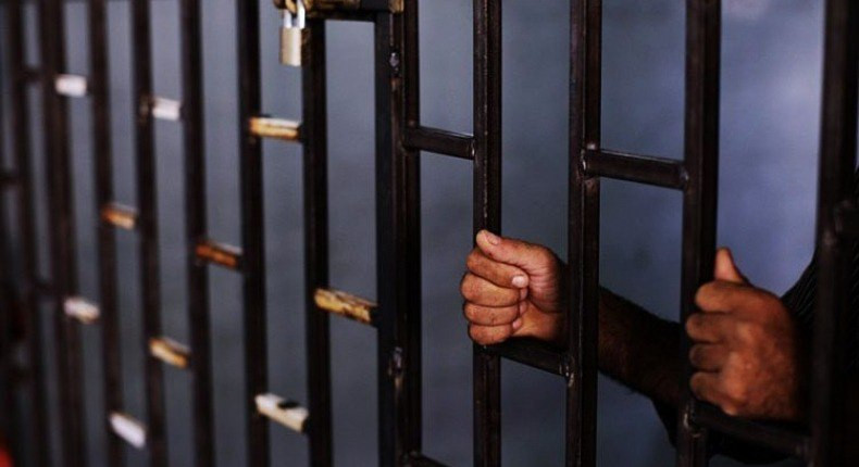 تقرير حقوقي: أكثر من مئة ألف س...