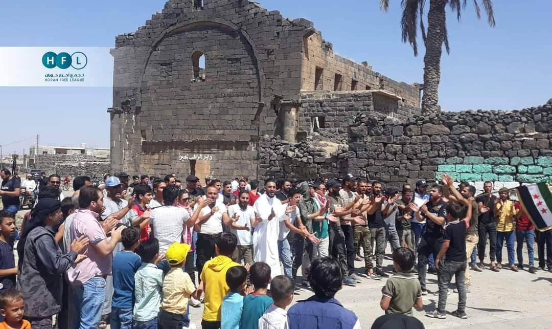 مظاهرات في درعا تطالب بإسقاط ا...