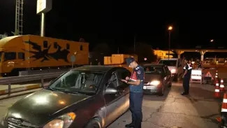 بينهم سوريون.. تركيا توقف 454...