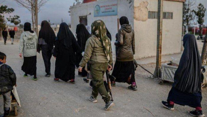 لعدم ارتداء "اللباس الشرعي".....