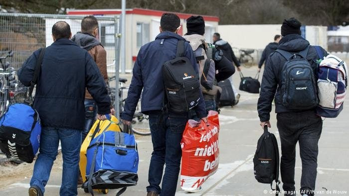 السوريون يتصدرون قائمة طالبي ا...