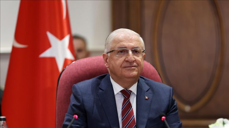 وزير الدفاع التركي "لا أطماع ل...