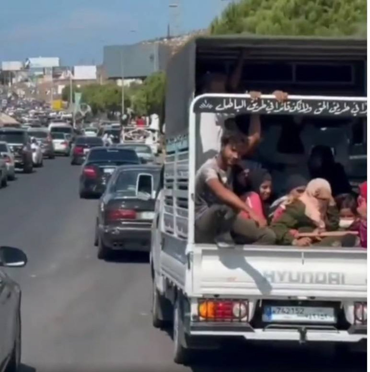 النظام  بنقل عدد من العائلات ا...