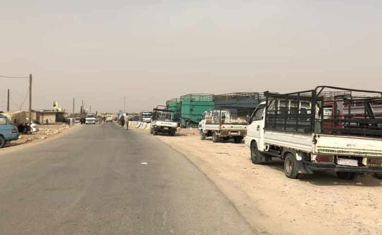 قوات عشائرية تغلق معبر الحمران...