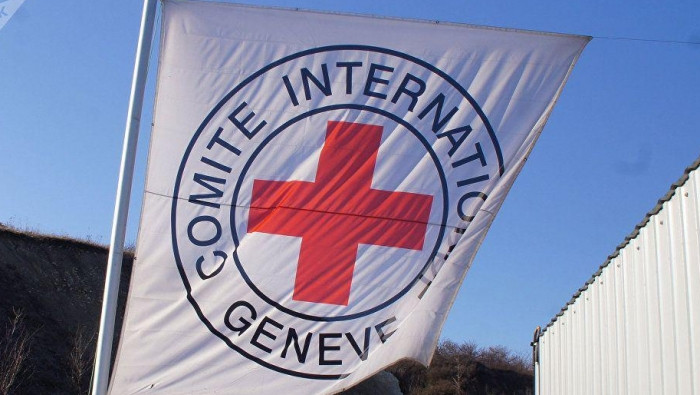 الصليب الأحمر يبحث عن ثلاثة من...
