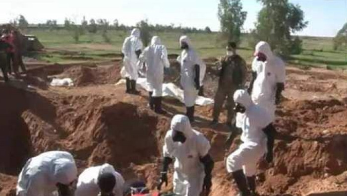 النظام يعثر على سبع مقابر جماع...