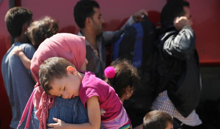 إنقاذ 305 لاجئين سوريين قبالة...