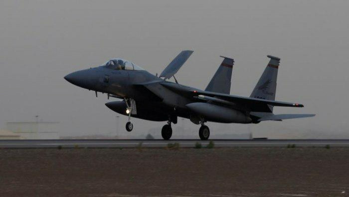 طائرات التحالف تقتل 8 مدنيين م...