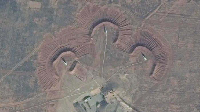 النظام يسحب منظومتي دفاع جوي م...