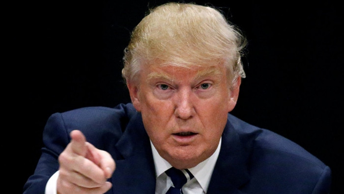 ترامب يبلغ مساعديه رغبته بالان...