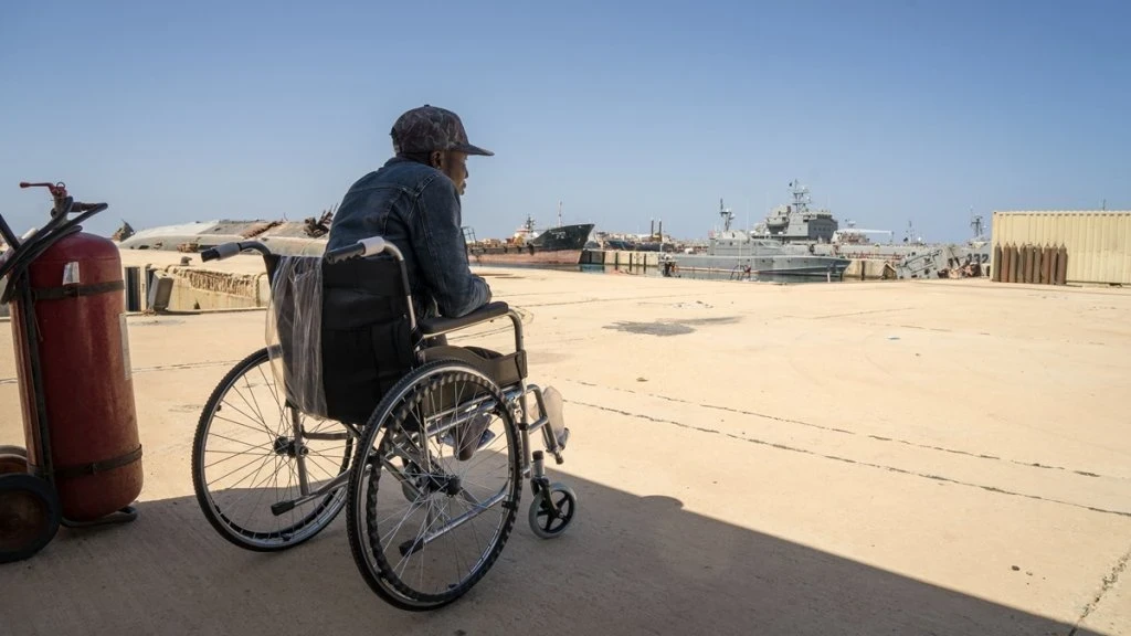 إعفاء ذوي الإعاقة من رسوم الفع...