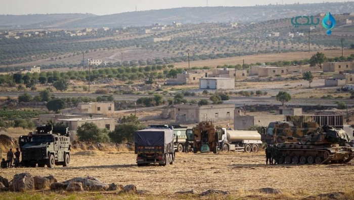 دورية تركية تدخل إدلب تزامنا م...