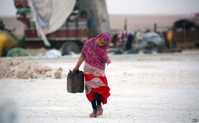 " قسد" تداهم مخيما وتقتل امرأة...